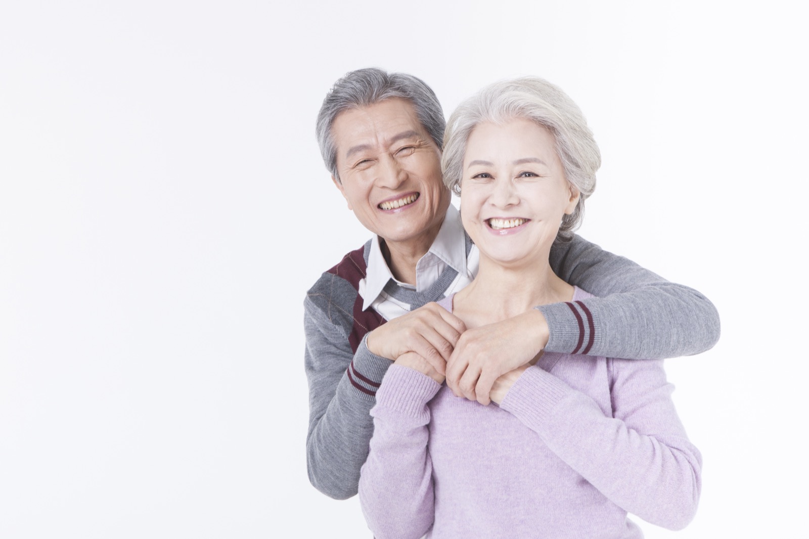 노부부가 함께 웃는 모습, 경증 치매 어르신이 집에서 지내는 일상